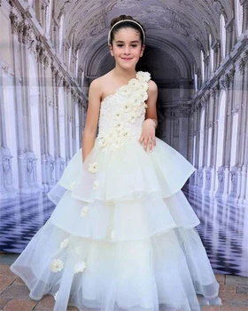 Aranyos egyvállú elefántcsont hercegnő báli ruha Lány ruha Elsőáldozás báli jelmezek Ruhák Virág rátétek 2023