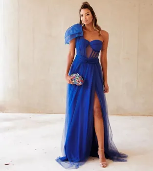 Fashionvane Light Royal Blue Tulle Prom ruhák Sweetheart One Shoulder Bow Koszorúslány ruha Side Slit A Line estélyi ruhák